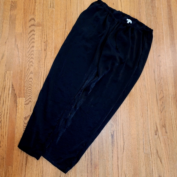 Luxury Brand StyleMint by Olsen's Black Silk drawstring Loungewear narrow ankle - Picture 1 of 5